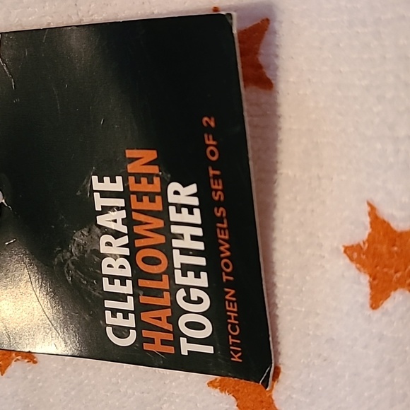 BUNDLE OF 4 HALLOWEEN HAND TOWELS - Picture 4 of 8